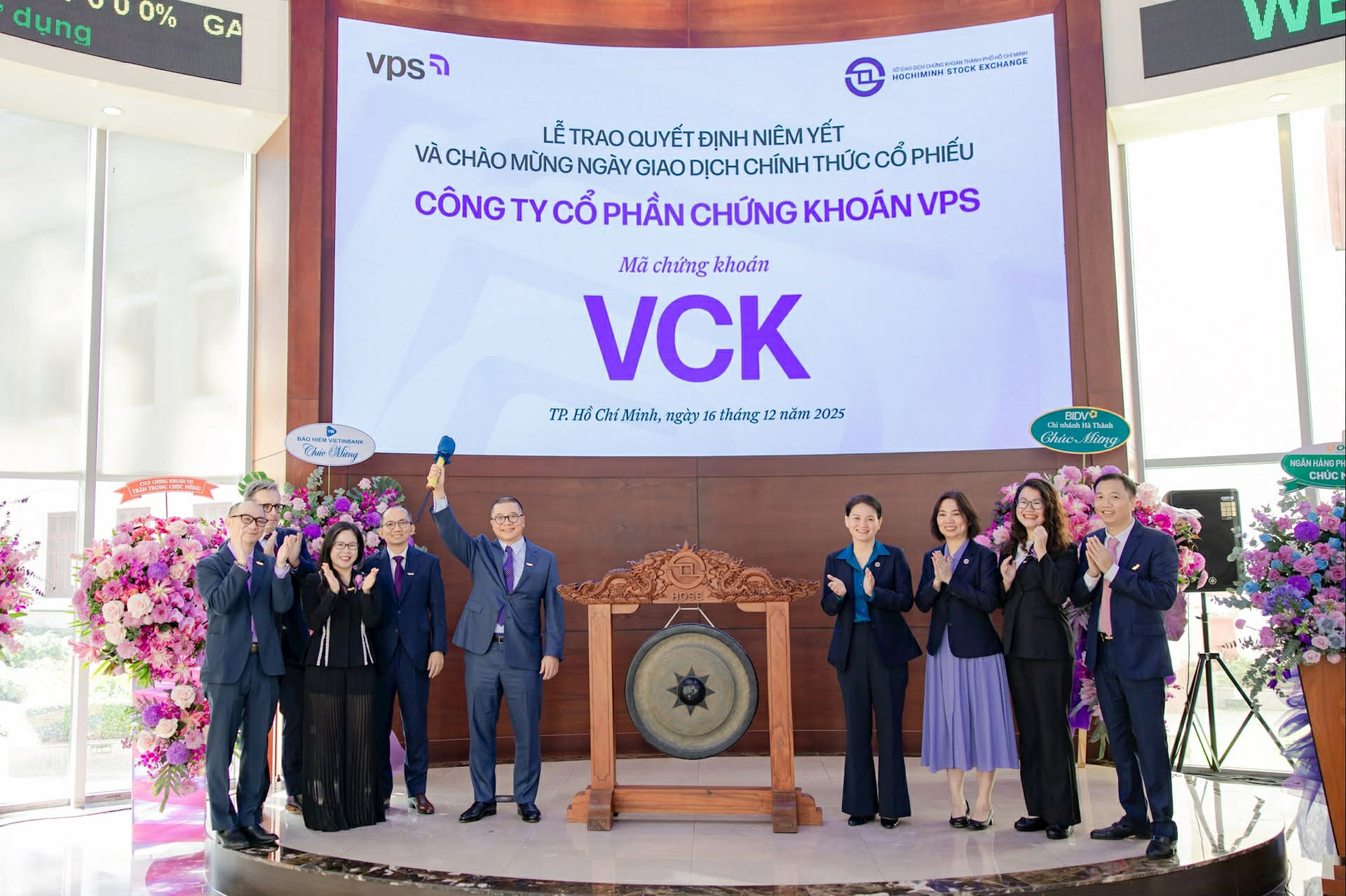 Loạt cổ phiếu chứng khoán 